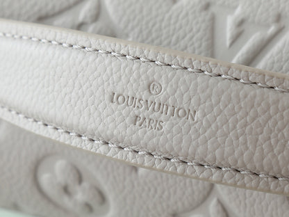 LV Pochette Metis Handbag